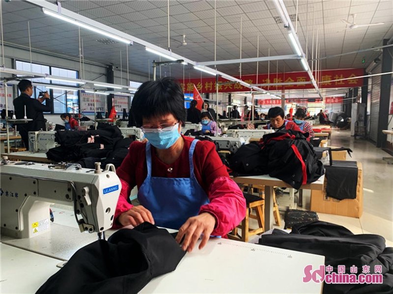 企业工作服：塑造专业的第一印象