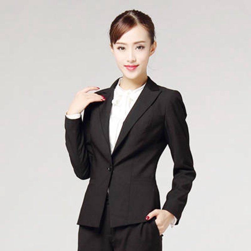 企业工作服：时尚与专业并行